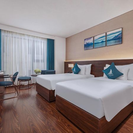 Canvas Danang Beach Hotel Exterior foto