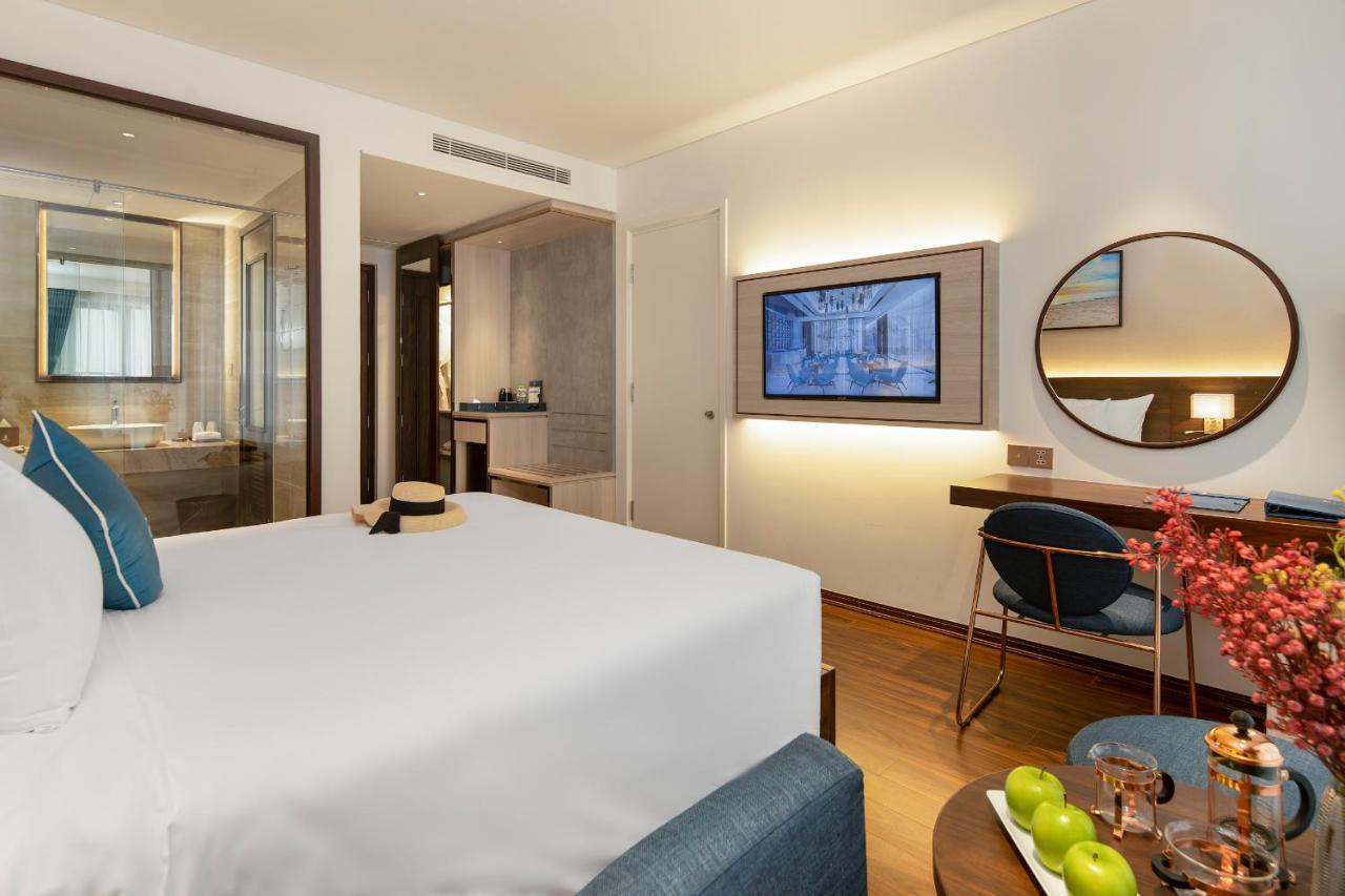 Canvas Danang Beach Hotel Exterior foto