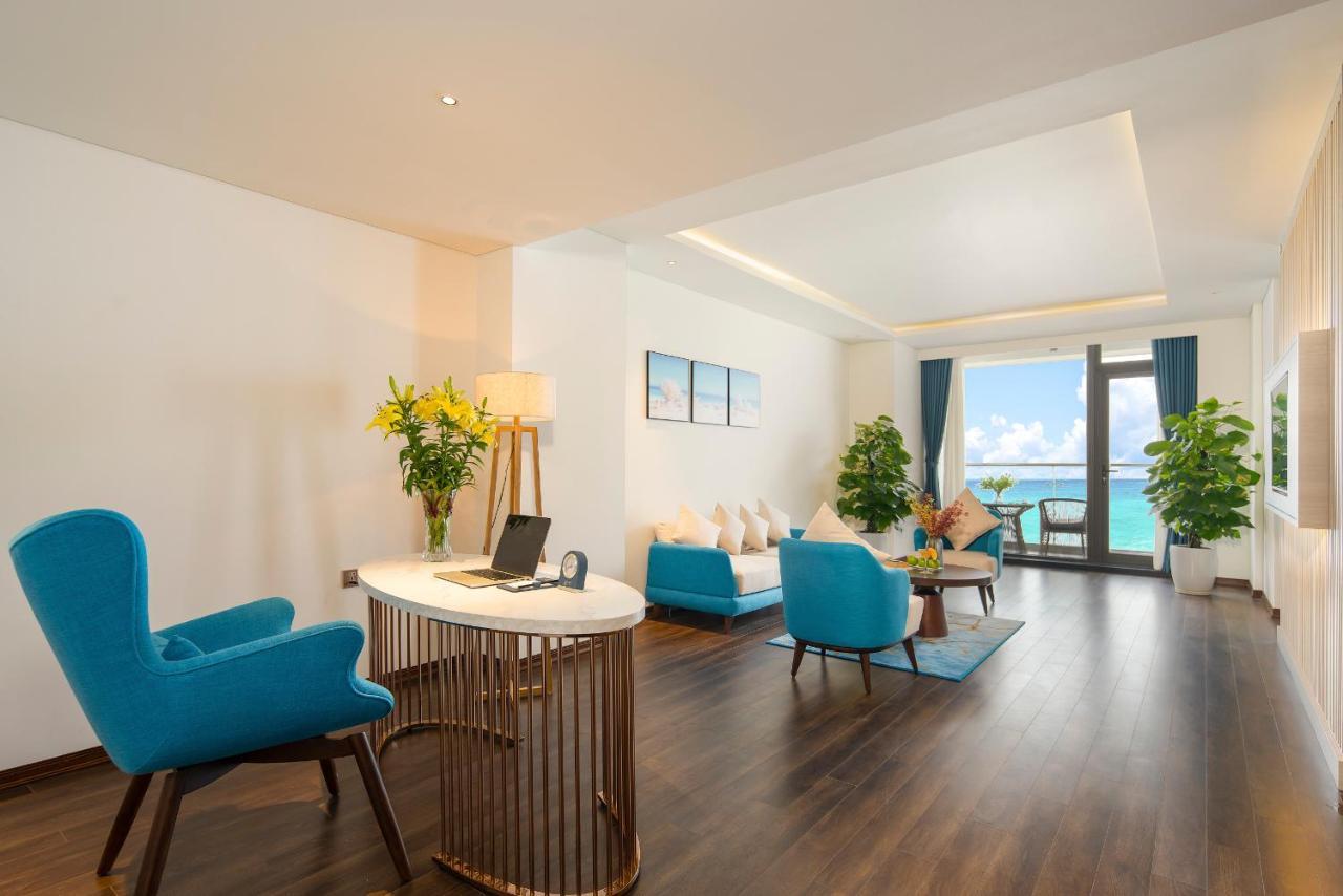 Canvas Danang Beach Hotel Exterior foto