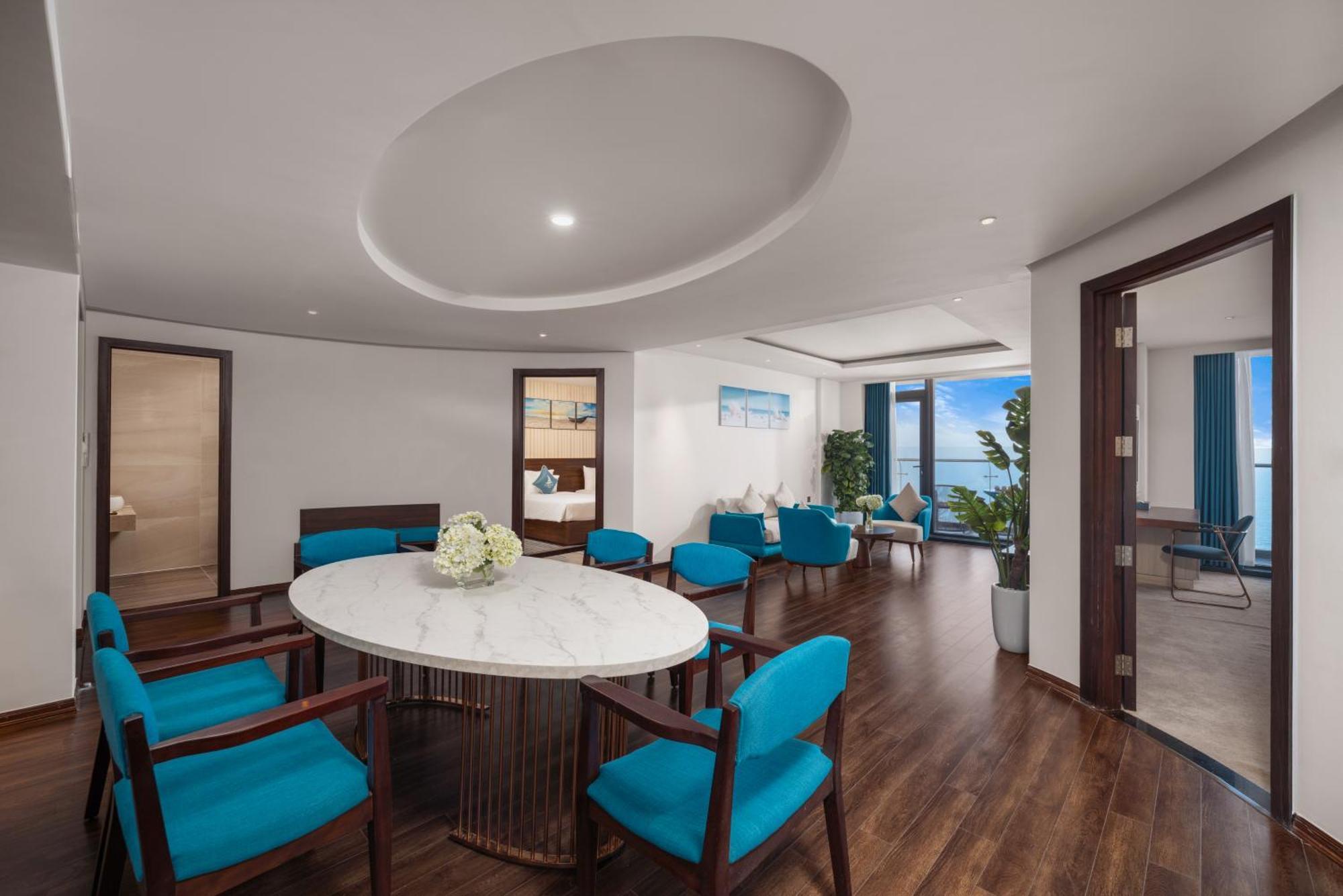 Canvas Danang Beach Hotel Exterior foto