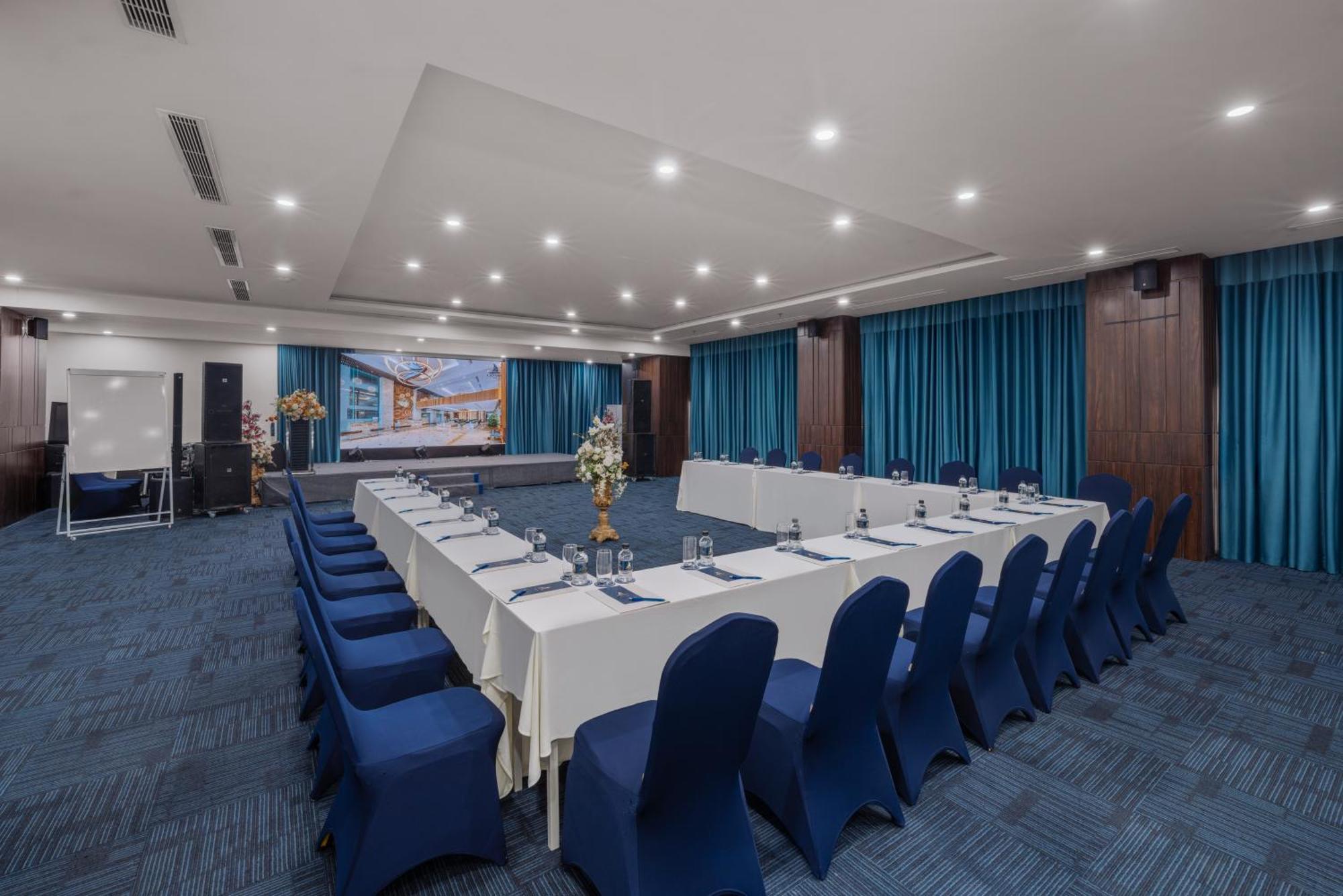 Canvas Danang Beach Hotel Exterior foto