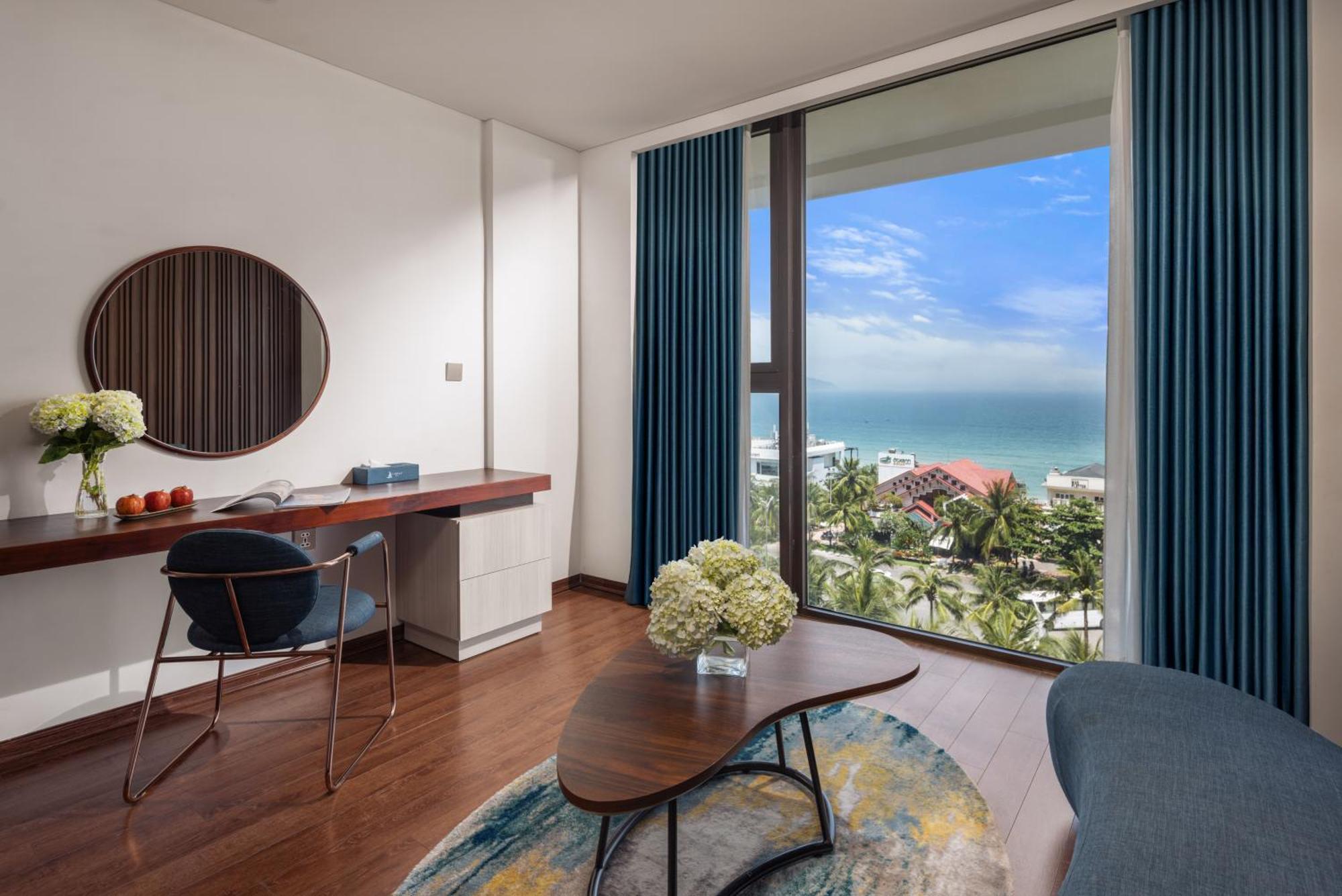 Canvas Danang Beach Hotel Exterior foto